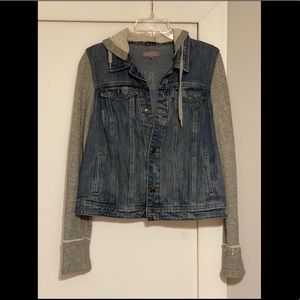 Rarely worn jean jacket 😍